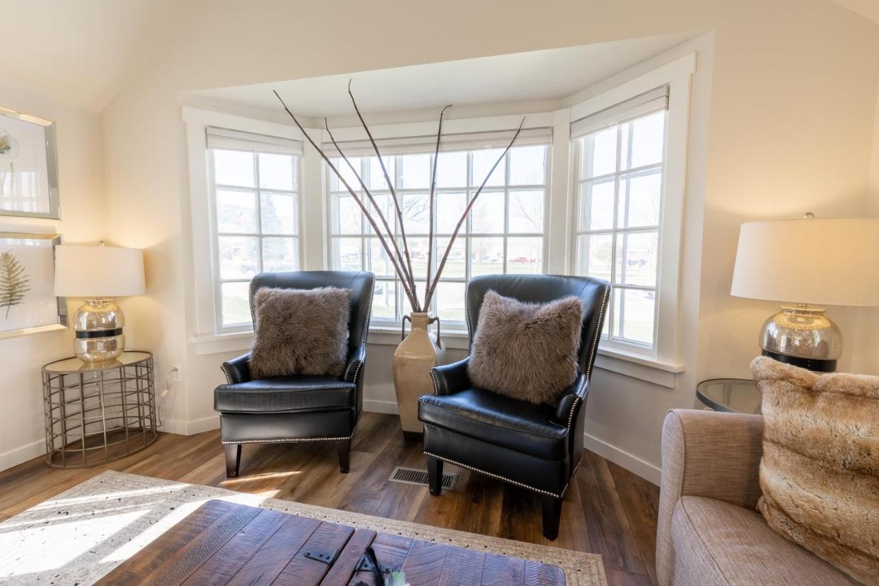 Luxurious Historic Renovated Bungalow Dt Rapid City With Private Patio Exterior photo