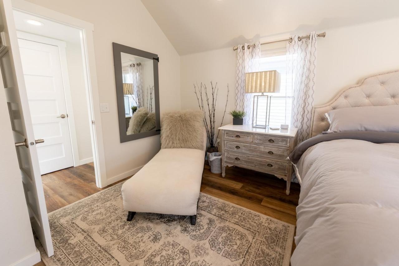 Luxurious Historic Renovated Bungalow Dt Rapid City With Private Patio Exterior photo