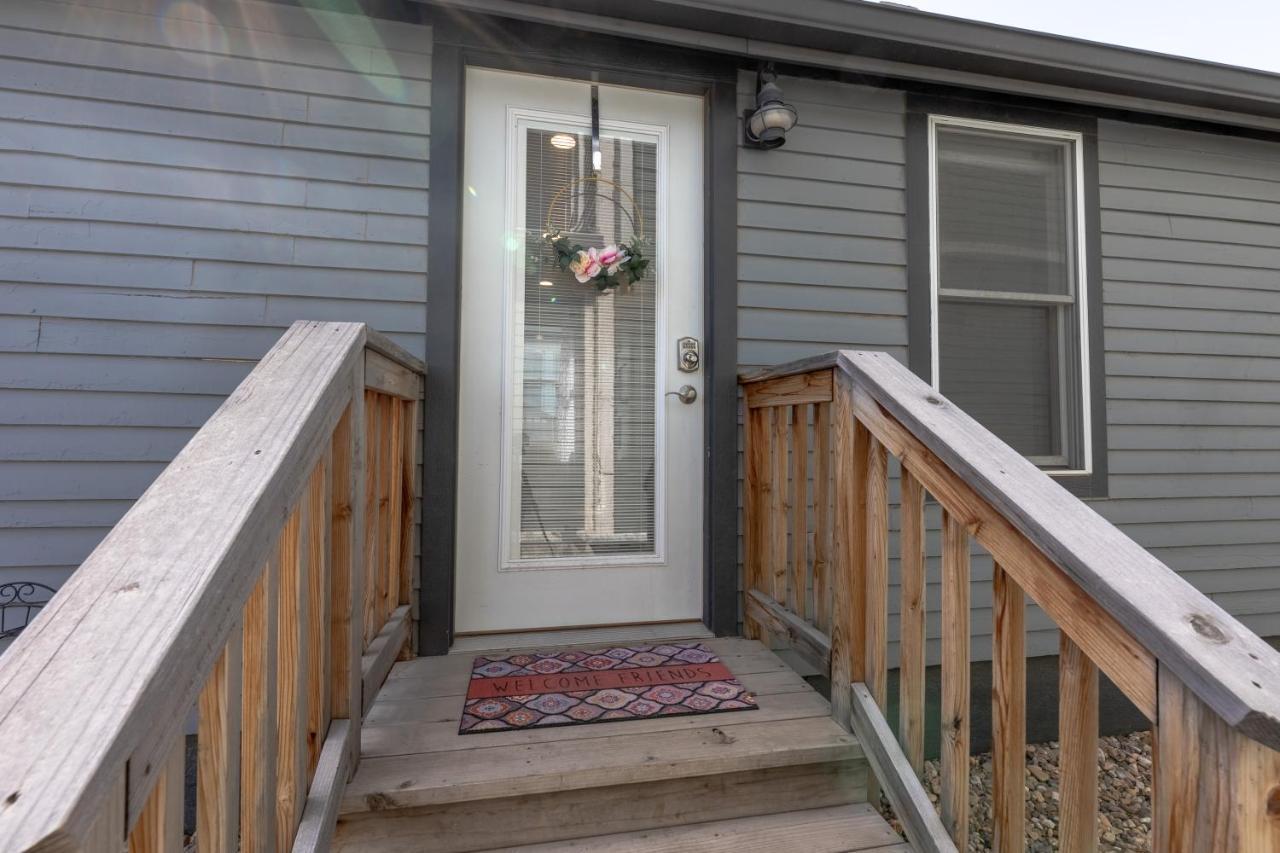 Luxurious Historic Renovated Bungalow Dt Rapid City With Private Patio Exterior photo